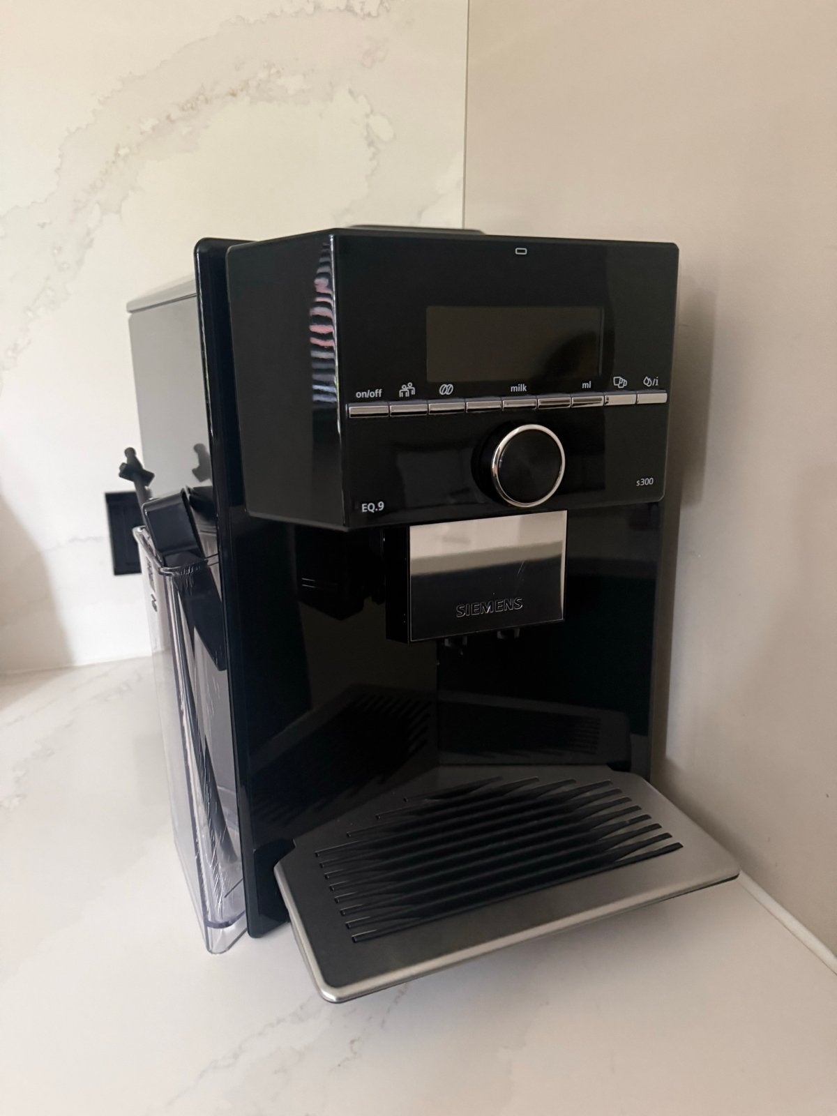 Siemens EQ.9 s300 koffiemachine | Weinig gebruikt |, Ophalen, Afneembaar waterreservoir, Espresso apparaat, 10 kopjes of meer