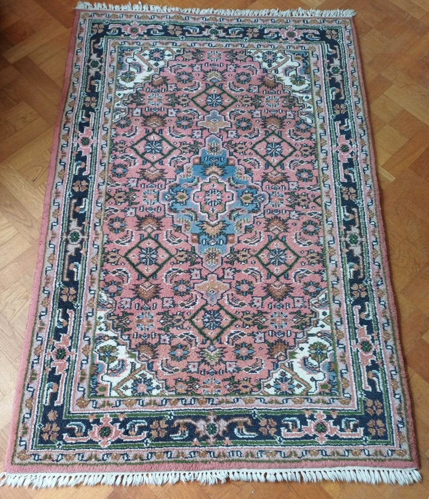 Een prachtig handgeknoopt vloerkleed, roze, blauw, groen, Huis en Inrichting, Stoffering | Tapijten en Kleden, 100 tot 150 cm