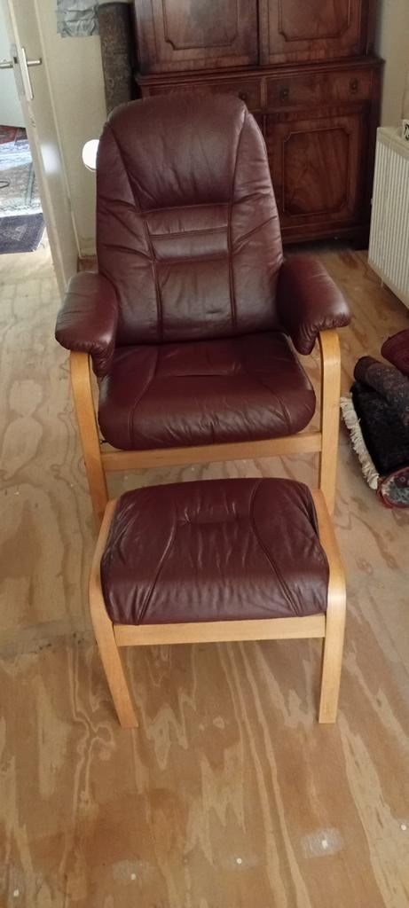 Leren fauteuil met voetenbank - Comfortabel en stijlvol, Ophalen, Gebruikt, Klassiek, Comfortabel, 75 tot 100 cm
