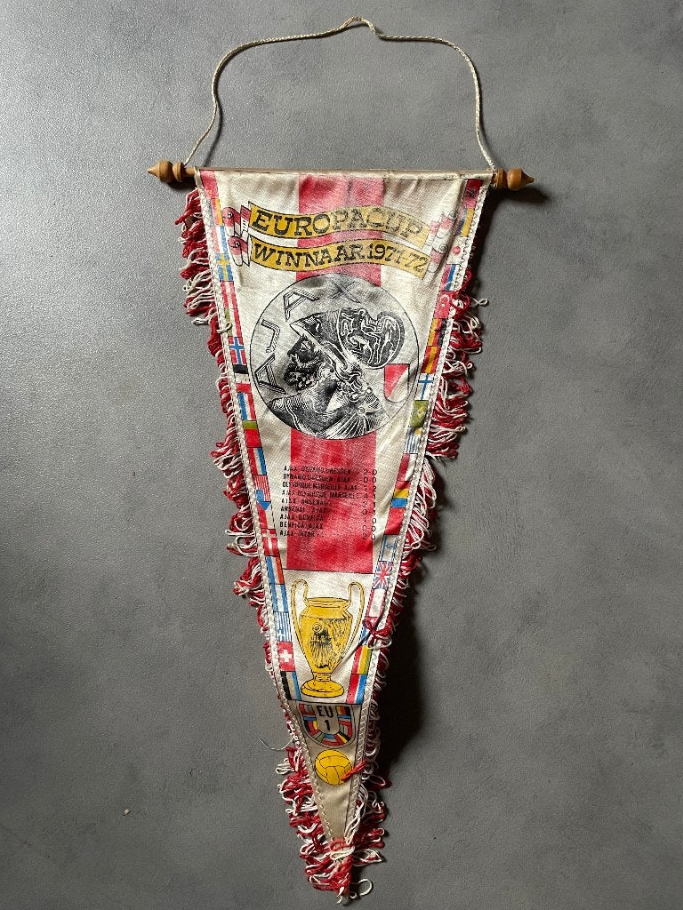 Vaantje Ajax winnaar Europa-Cup 1972, Ophalen of Verzenden, Gebruikt, Ajax, Beeldje of Poppetje