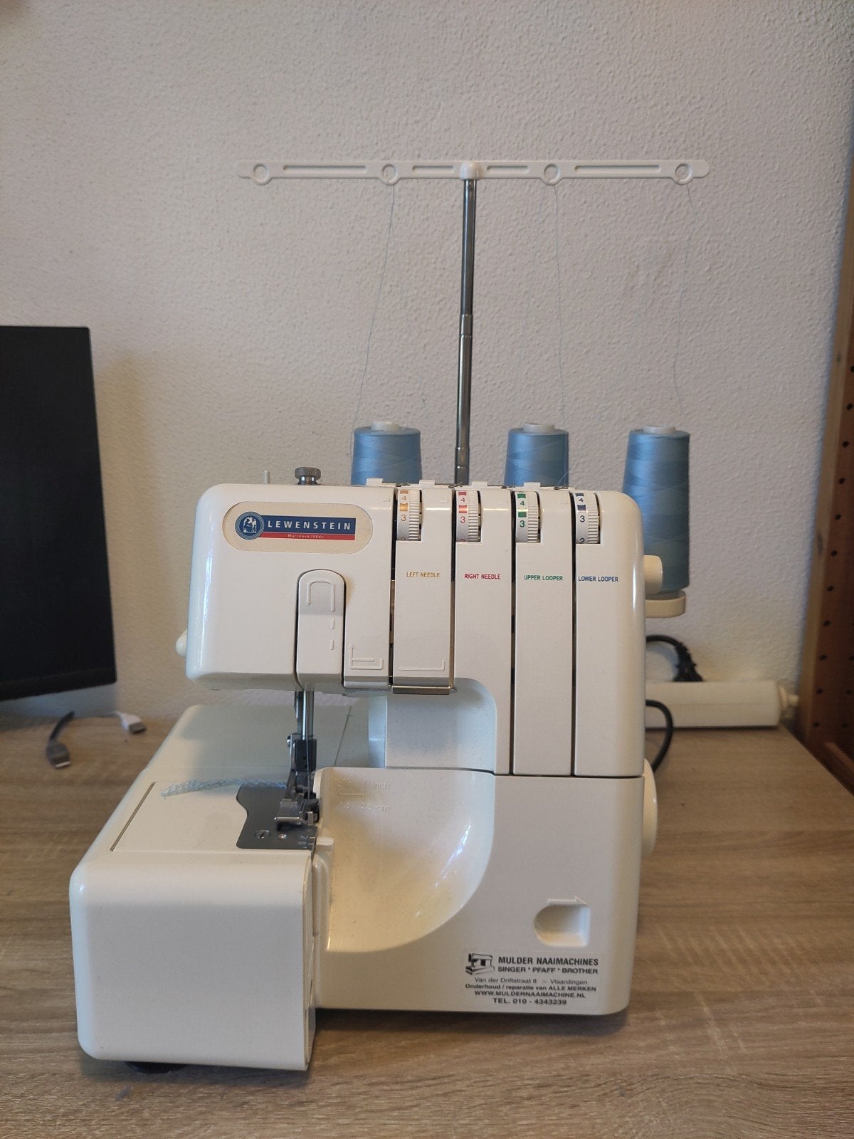 Lewenstein overlockmachine / lockmachine, Hobby en Vrije tijd, Naaimachines en Toebehoren, Ophalen, Gebruikt, Lockmachine, Lewenstein