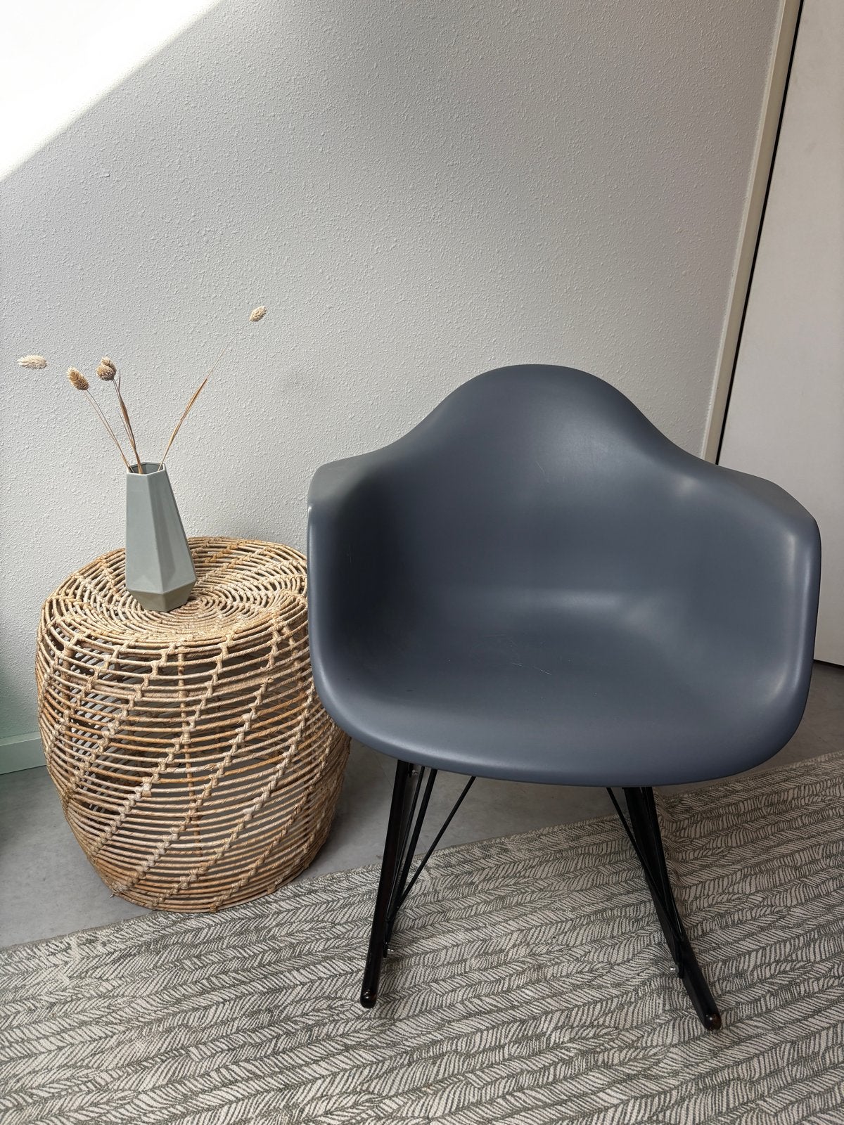 Look-a-like Eames chair donkerblauw, Ophalen, Kunststof, Gebruikt, Eén