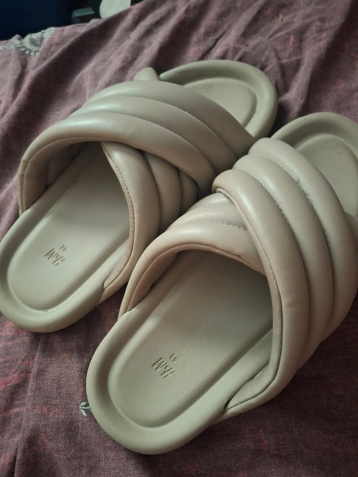 Leuke beige slippers, maat 41, zo goed als nieuw, Ophalen of Verzenden