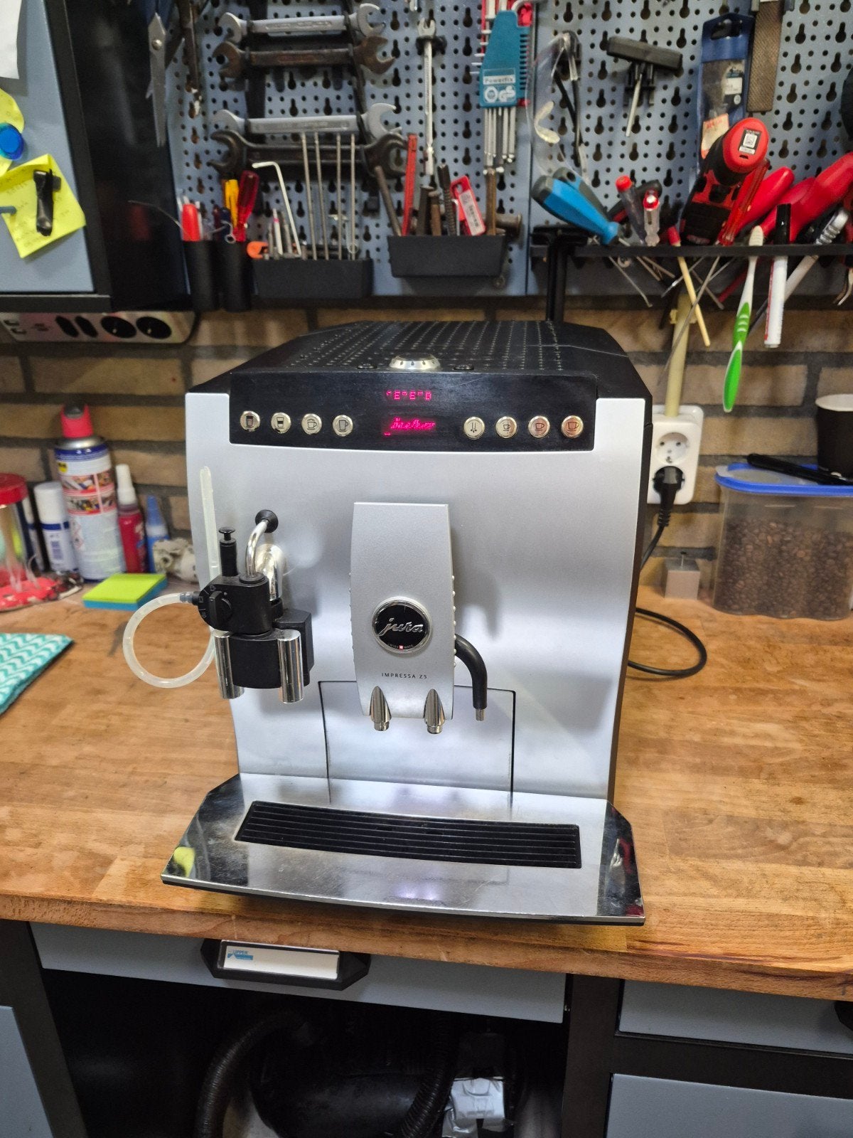 Jura z5 2de generatie., Gebruikt, 10 kopjes of meer, Koffiemachine, Gemalen koffie