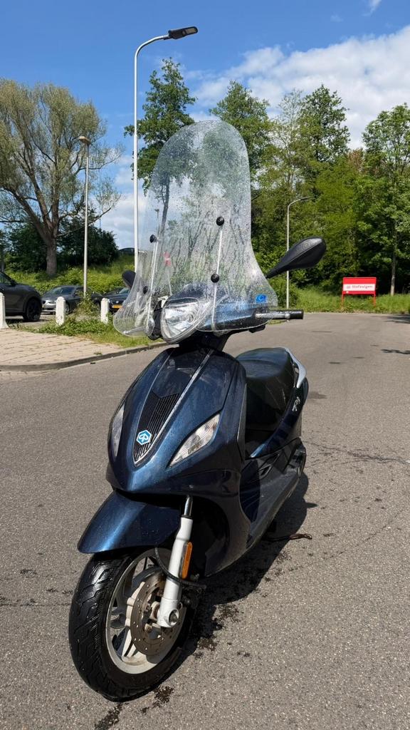 Piaggio Fly Scooter - Blauw, Goed Onderhouden, Ophalen, Piaggio, Zo goed als nieuw, Benzine