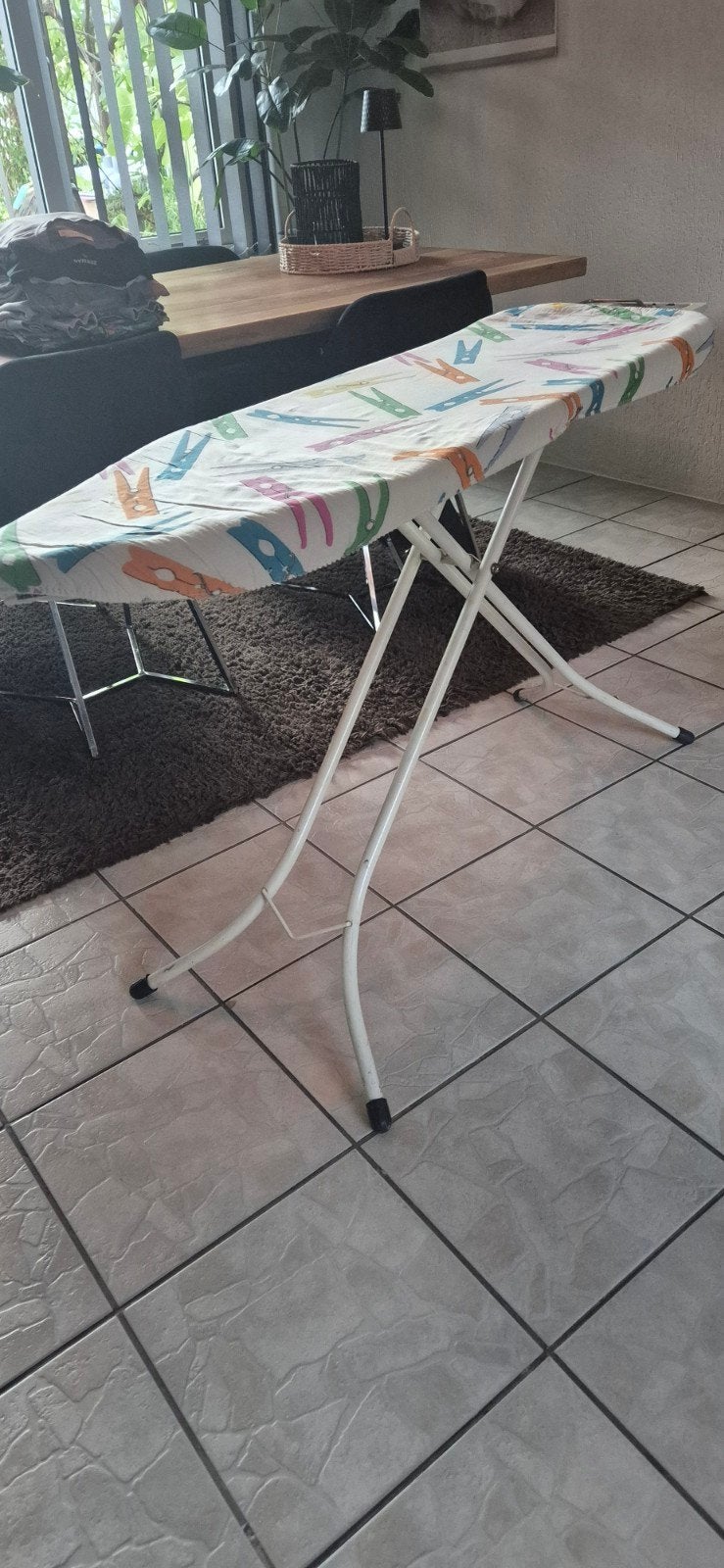 Goed onderhouden strijkplank 128x38cm, Ophalen, Gebruikt
