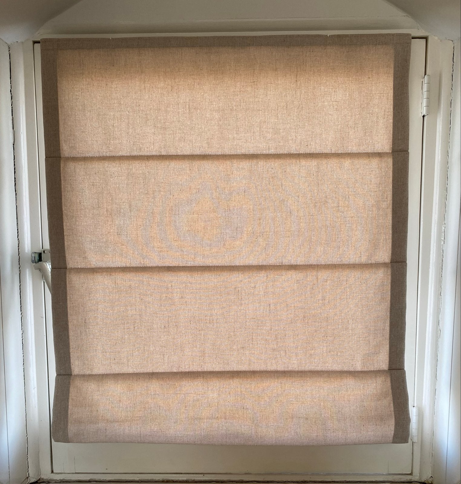 Nieuw lichtdoorlatend vouwgordijn beige linnenlook (B75xH95), Beige, Nieuw, Ophalen of Verzenden, Lichtdoorlatend