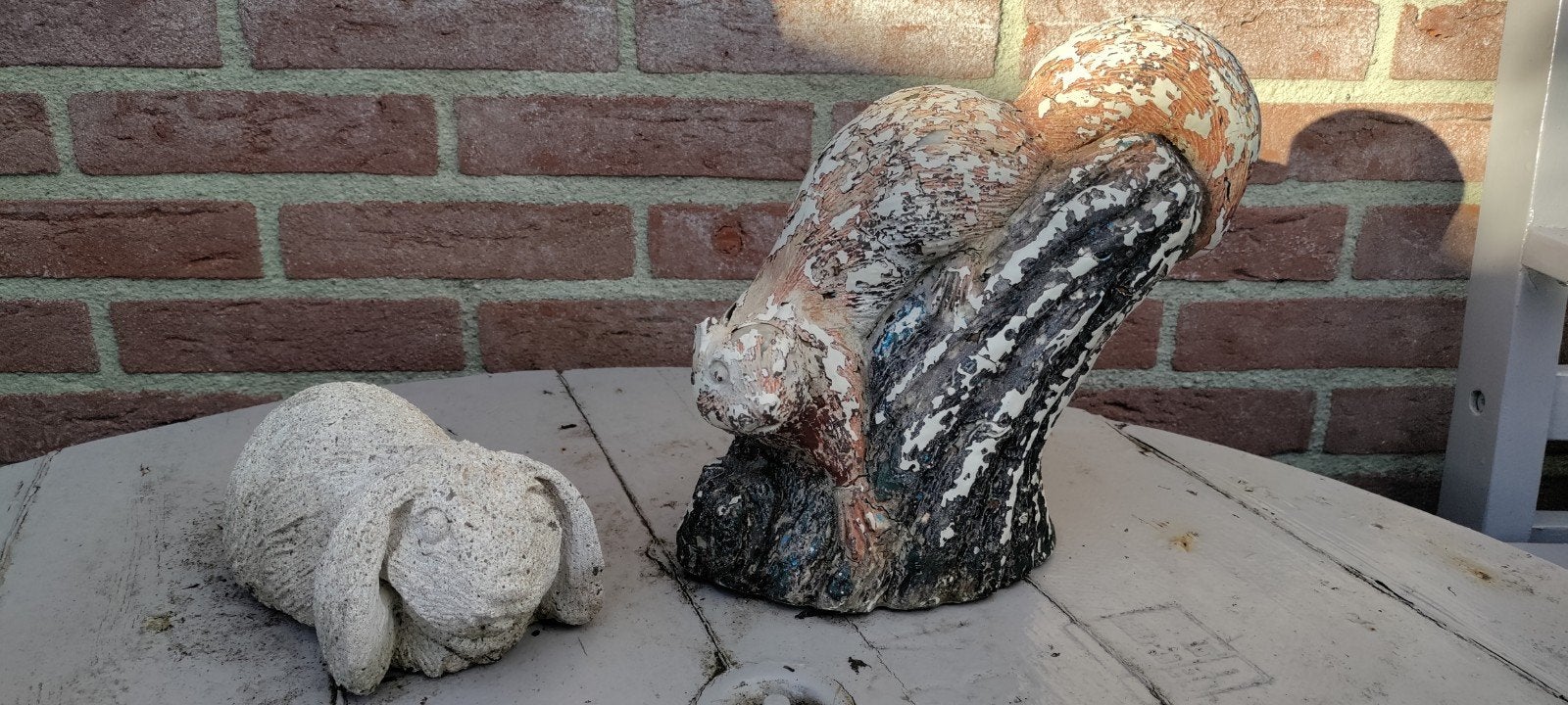 EEKHOORN,Tuin,beeldje,decoratie,KONIJN,Wit,steen, Ophalen of Verzenden, Zo goed als nieuw, Dierenbeeld