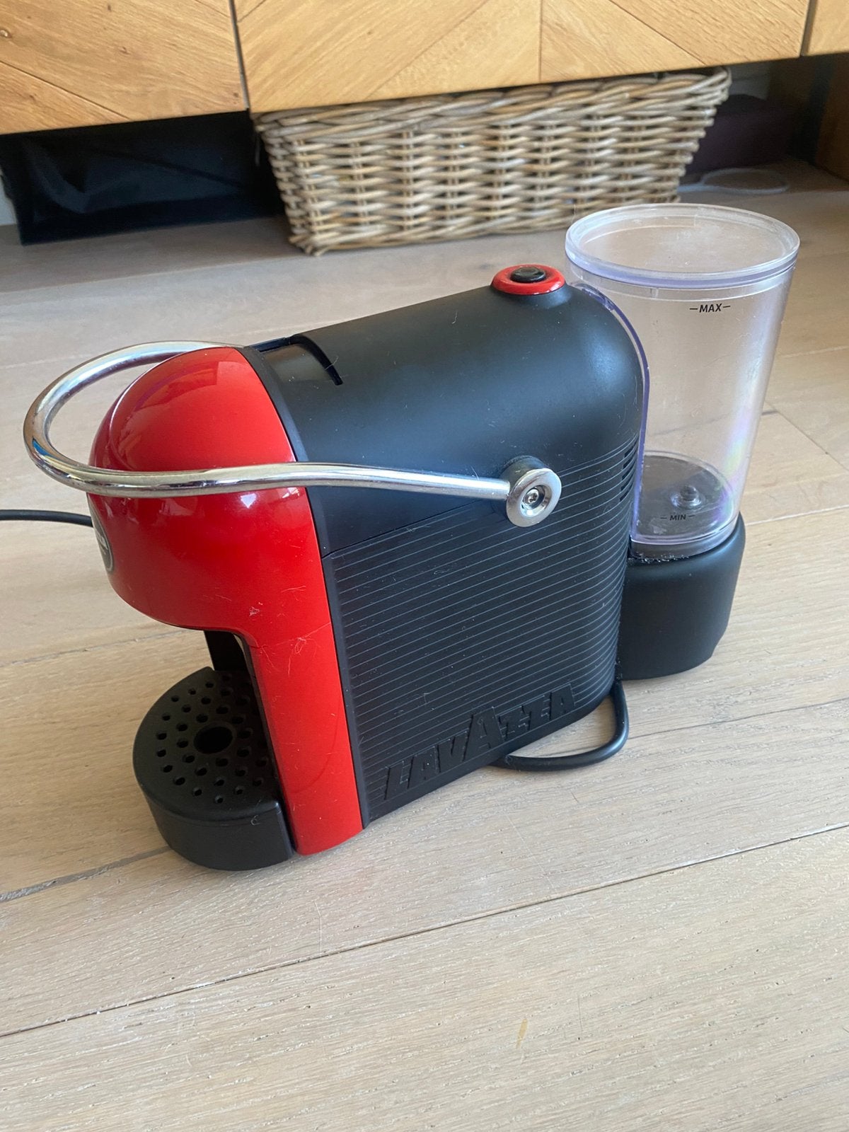 Lavazza koffiemachine, Koffiemachine, Ophalen of Verzenden, Zo goed als nieuw, Koffiepads en cups