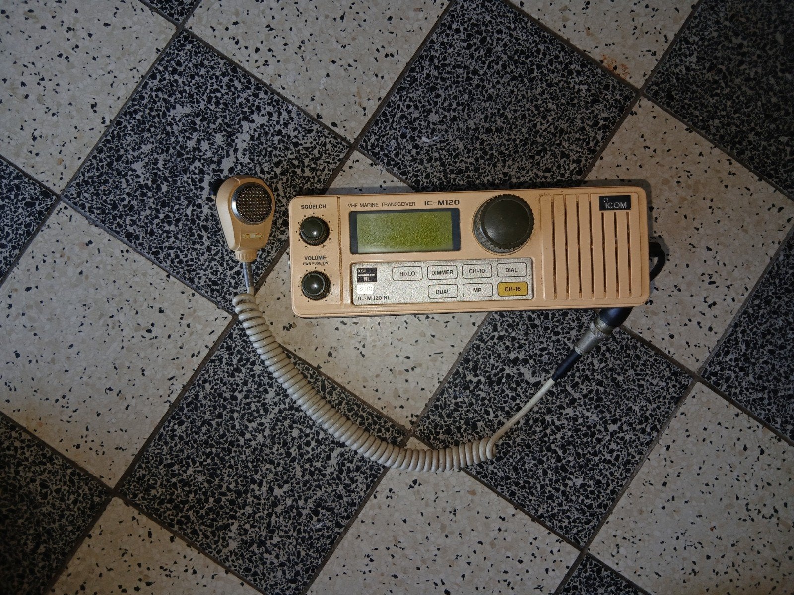 Marifoon IC- M 120 NL, Ophalen of Verzenden, Gebruikt, Elektra en Verlichting, Zeilboot of Motorboot