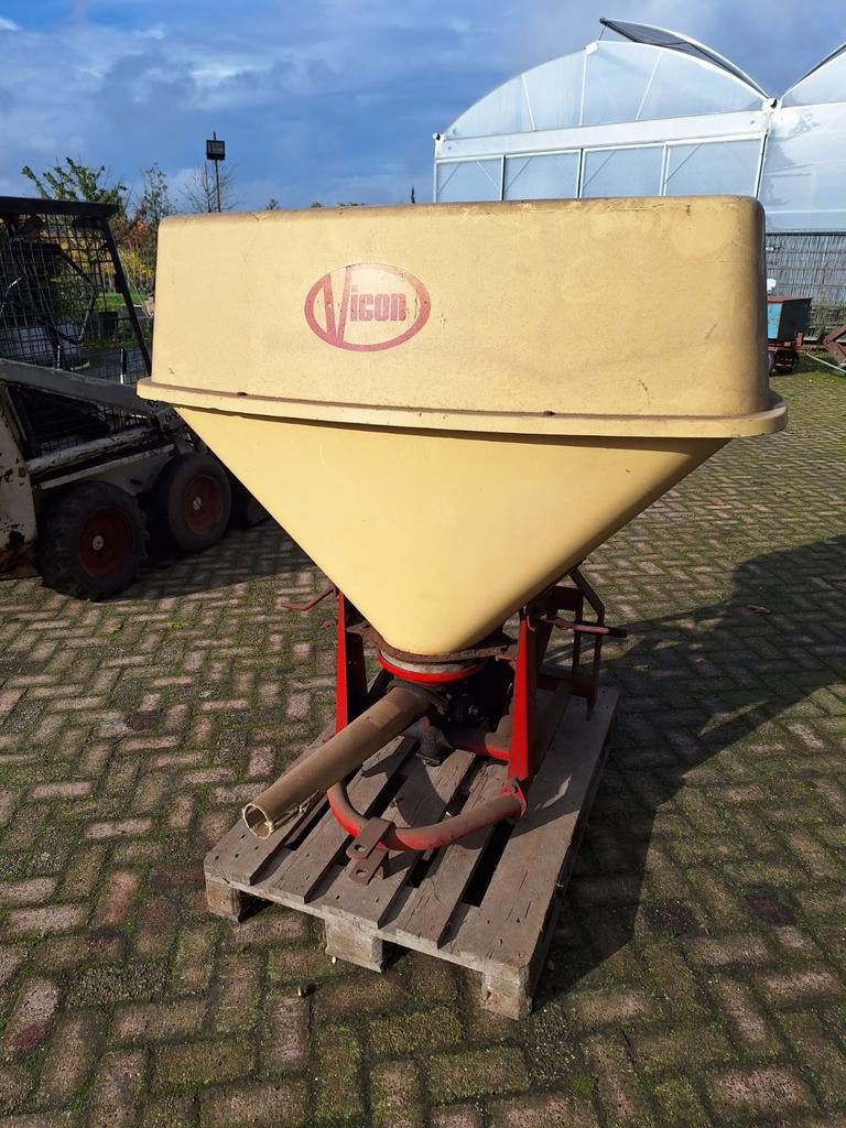 Vicon kunstmeststrooier pedelstooier, Ophalen, Tuinaarde