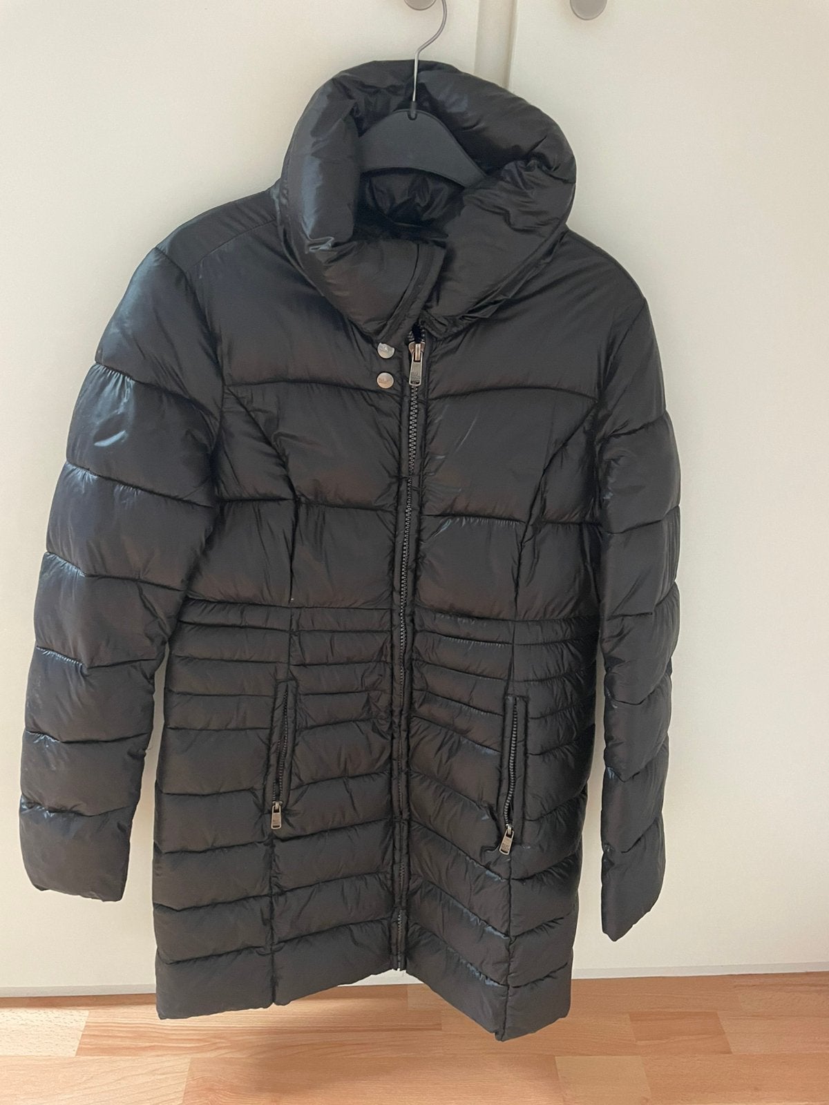 Zwarte dames winterjas, Ophalen of Verzenden, Zo goed als nieuw, Zwart