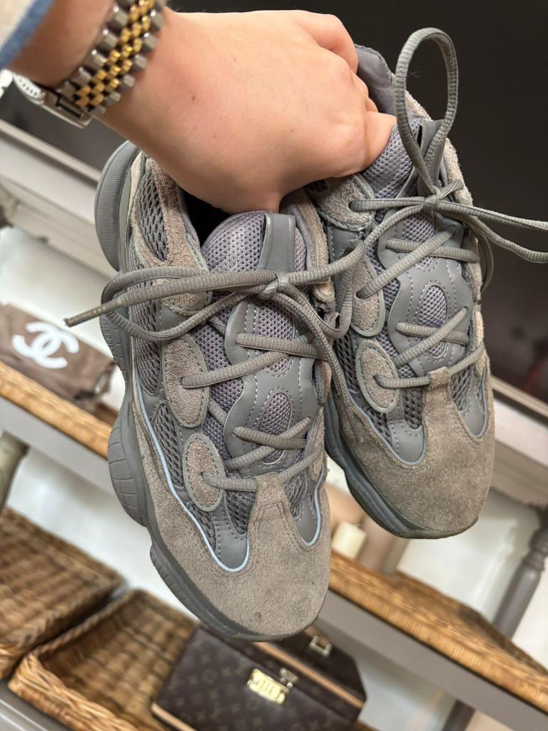 Yeezy 40,5, Kleding | Dames, Schoenen, Wit, Ophalen of Verzenden, Sneakers of Gympen, Zo goed als nieuw