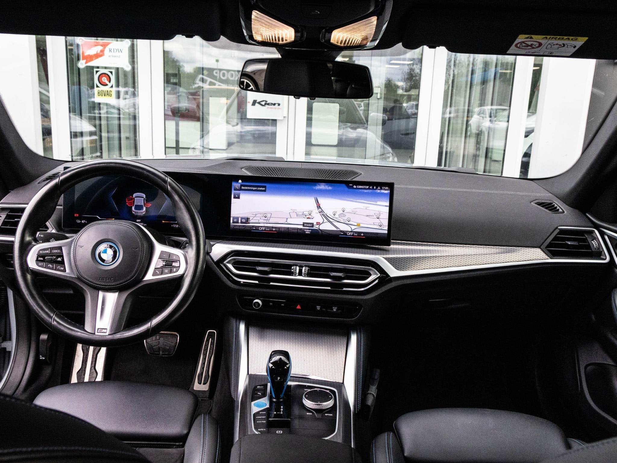 BMW i4 eDrive40 84 kWh M-Sportpakket, Auto's, Achterwielaandrijving, Parkeersensor, 340 pk, Origineel Nederlands