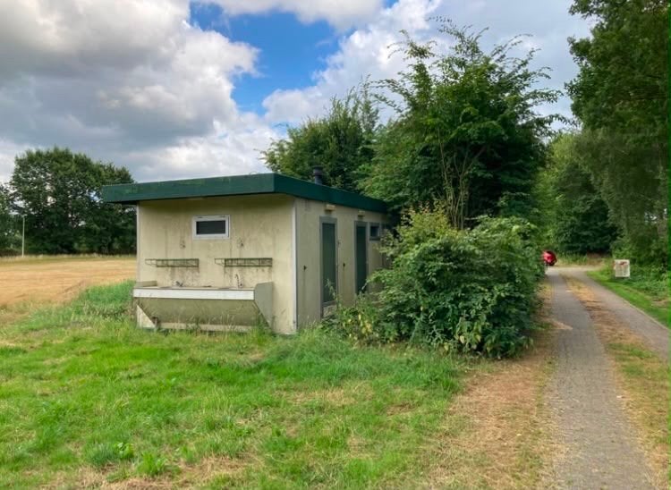 Toilet- en douche-unit op wielen, Ophalen, Gebruikt, Douche