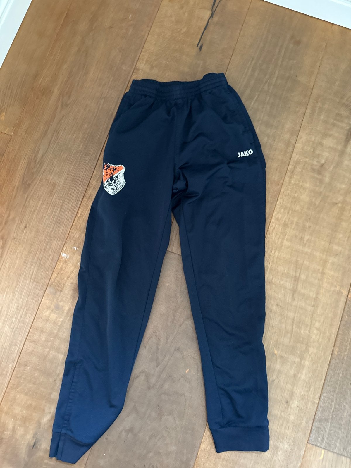 Jako trainingsbroek - Donkerblauw met logo maat 152, Ophalen of Verzenden, Gebruikt