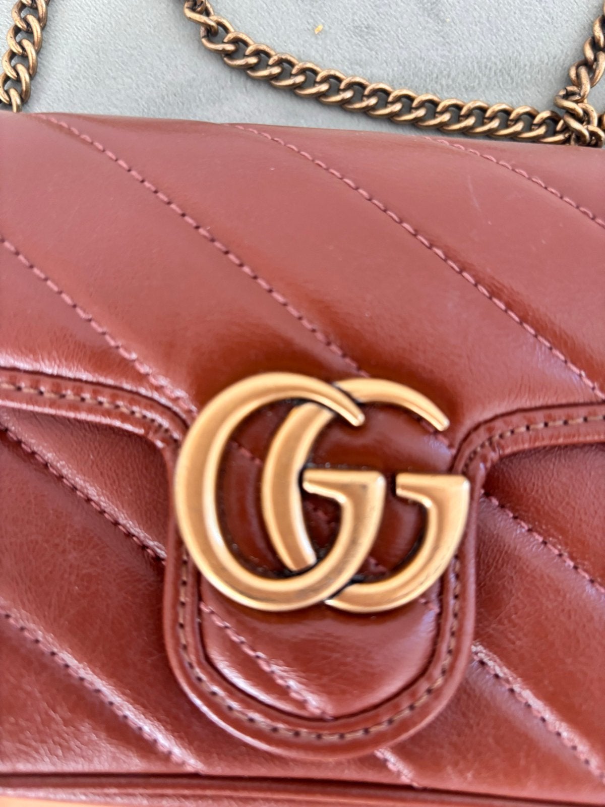 Gucci Marmont mini tas in donker Camel, als nieuw, Ophalen of Verzenden, Zo goed als nieuw, Bruin, Schoudertasje