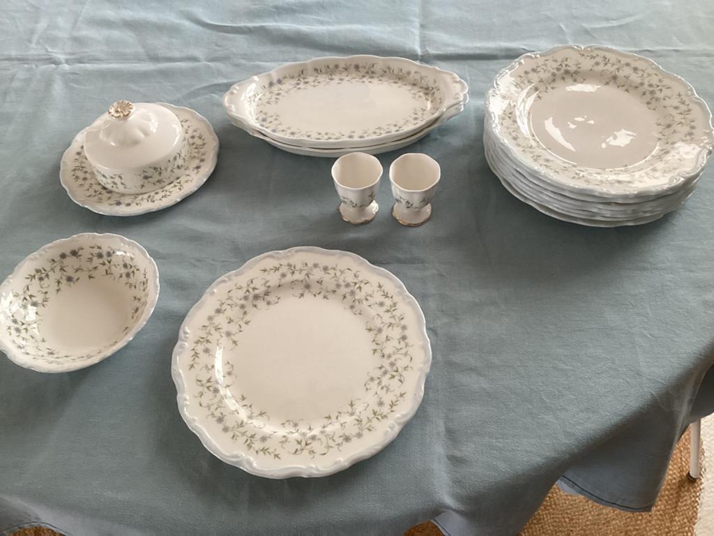 Ontbijtset Royal Albert, decor: Caroline., Huis en Inrichting, Keuken | Servies, Gebruikt, Overige typen, Ophalen of Verzenden