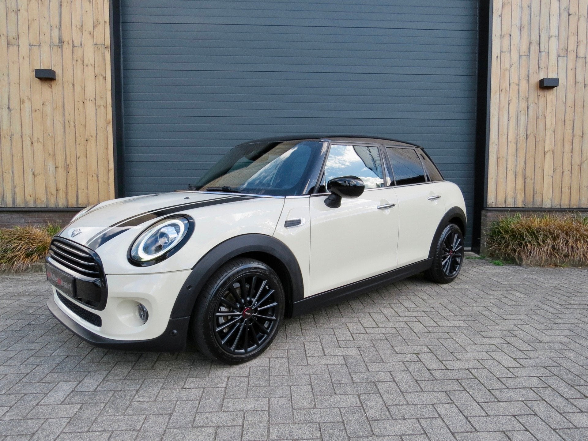 Mini 5-Deurs 1.5 One Chili 5 deurs *Carplay *Climate *Cruise, Auto's, 1195 kg, Gebruikt, Leder en Stof, Wit