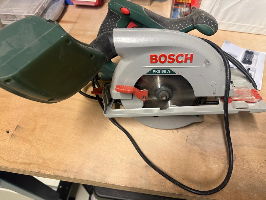 Bosch PKS 55 A Cirkelzaag - Krachtig en Betrouwbaar, Ophalen, Cirkelzaag, Zo goed als nieuw, 30 tot 70 mm