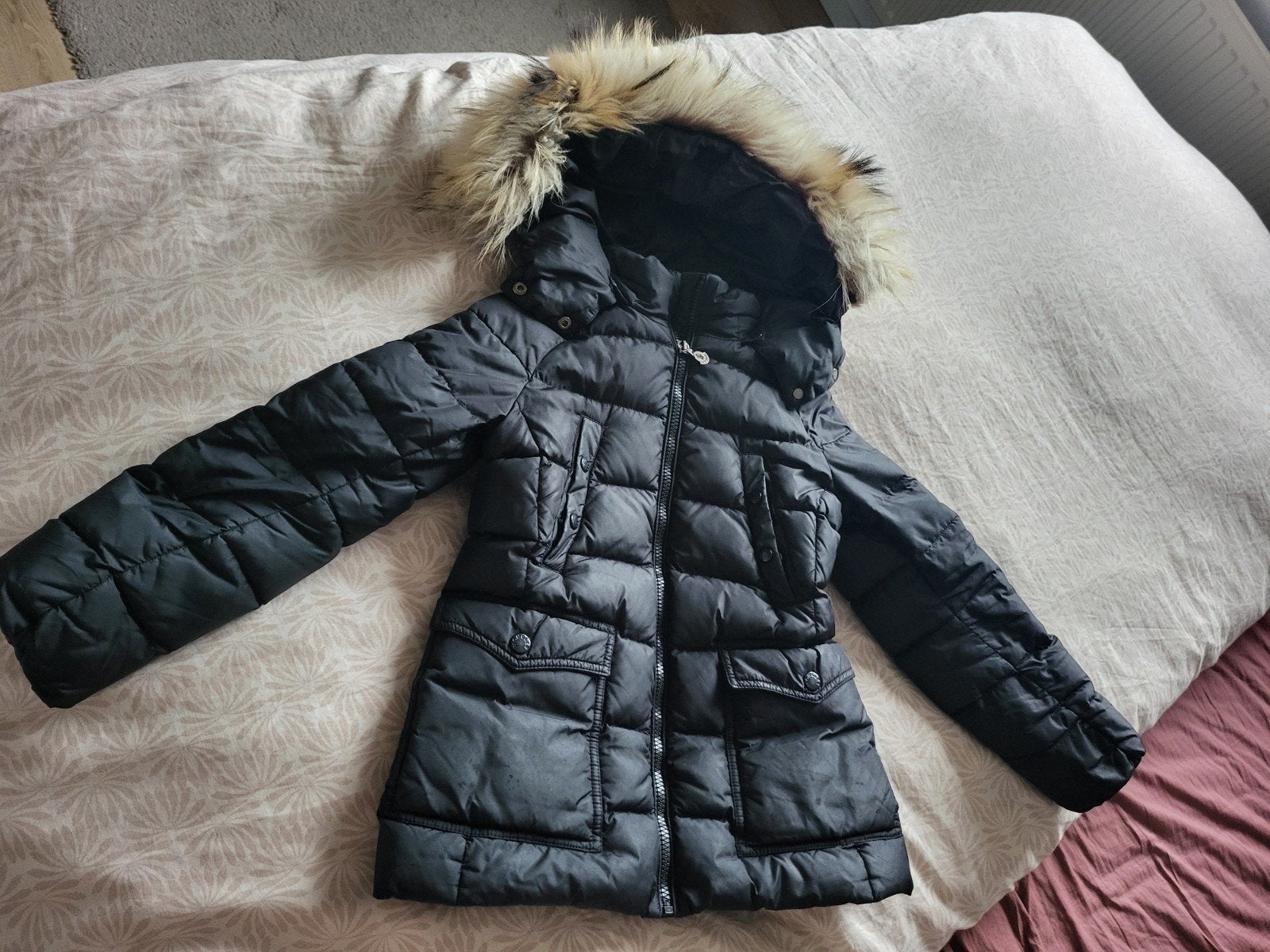 Originele Moncler jas met bontkraag 134 140 💫, Ophalen of Verzenden, Zo goed als nieuw, Moncler, Jongen of Meisje