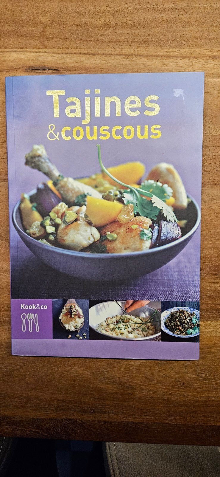 Tajines & Couscous Kookboek - Kook&co, Gelezen, Midden-Oosten en Marokko, Ophalen of Verzenden, Hoofdgerechten