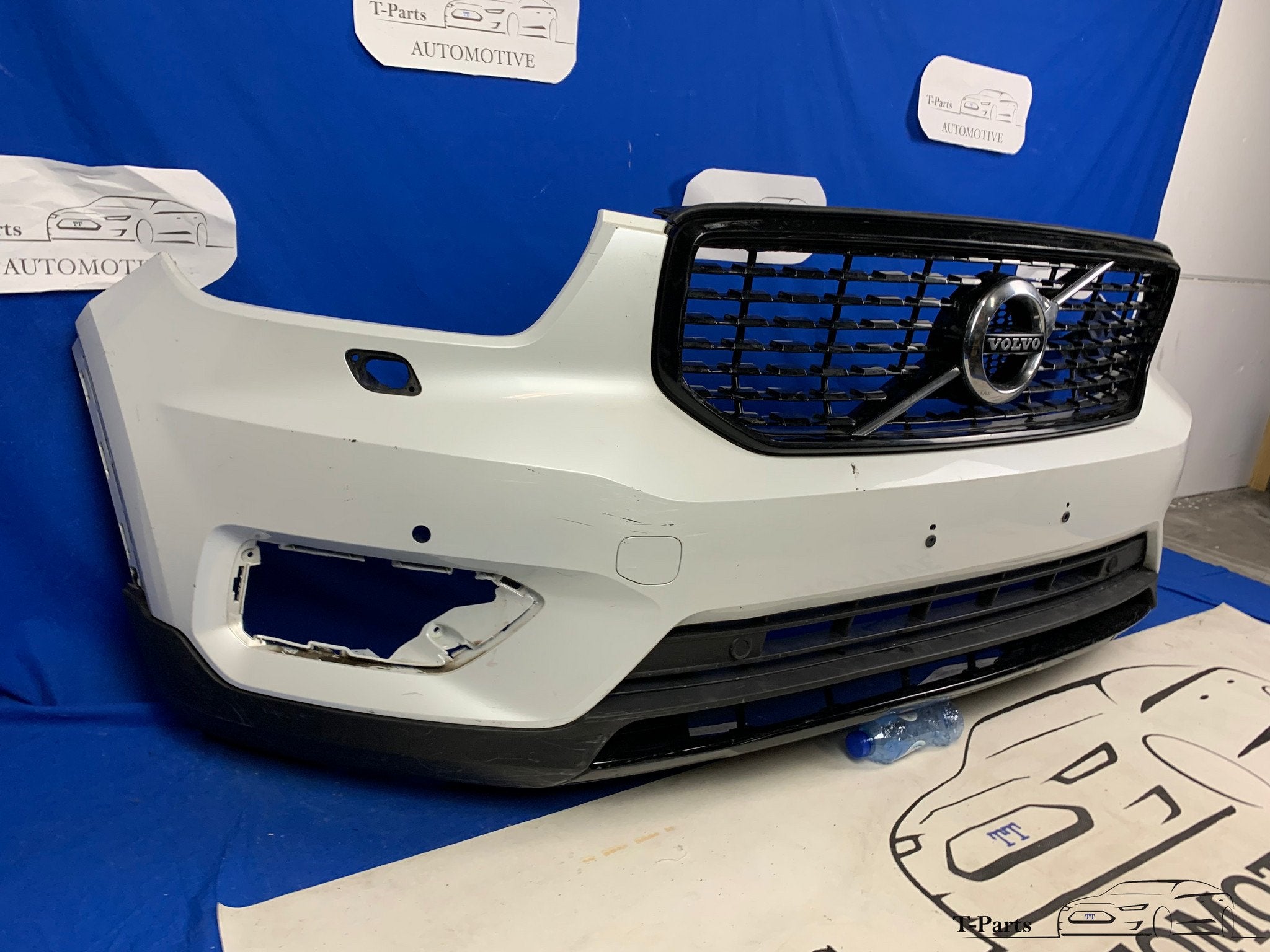 Volvo XC40 R-design voorbumper bumper grille gril rooster, Auto-onderdelen, Carrosserie en Plaatwerk, Info@fabrikant.eu, Ophalen of Verzenden