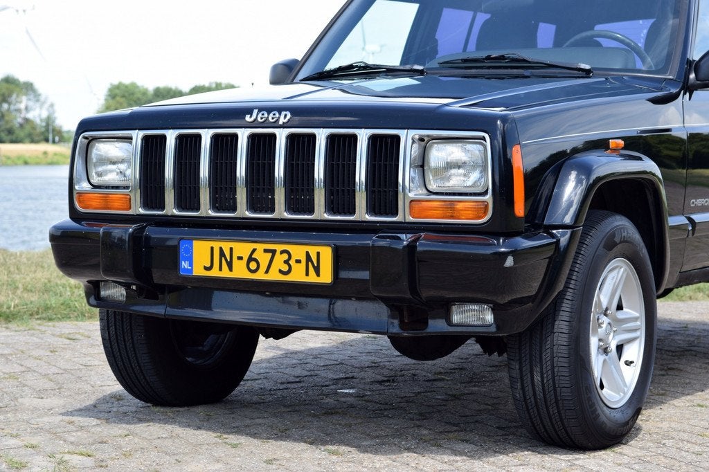 Jeep Cherokee 4.0i Limited (bj 2000, automaat), Auto's, Oldtimers, Cabriolet, Zwart, Leder, Geïmporteerd