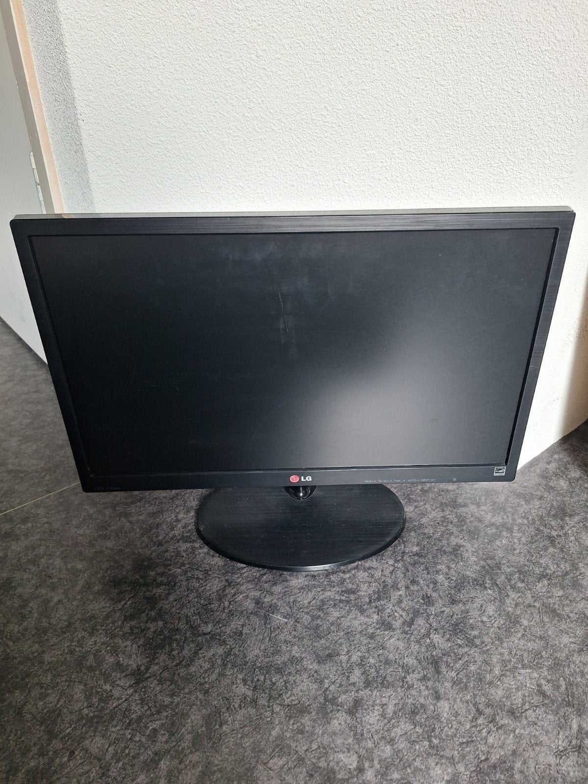 LG Flatron 22EA43VQ-B 22 inch monitor, Gebruikt, Kantelbaar, LG, 60 Hz of minder