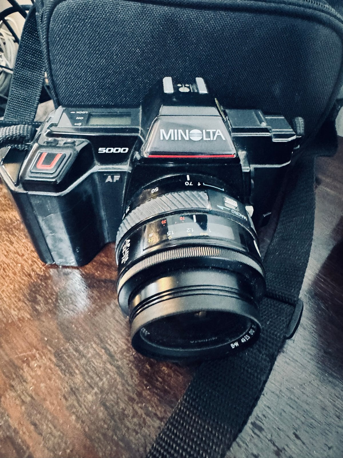 Minolta 5000 AF Spiegelreflexcamera met flitser en tas, Ophalen of Verzenden, Gebruikt, Spiegelreflex, Minolta
