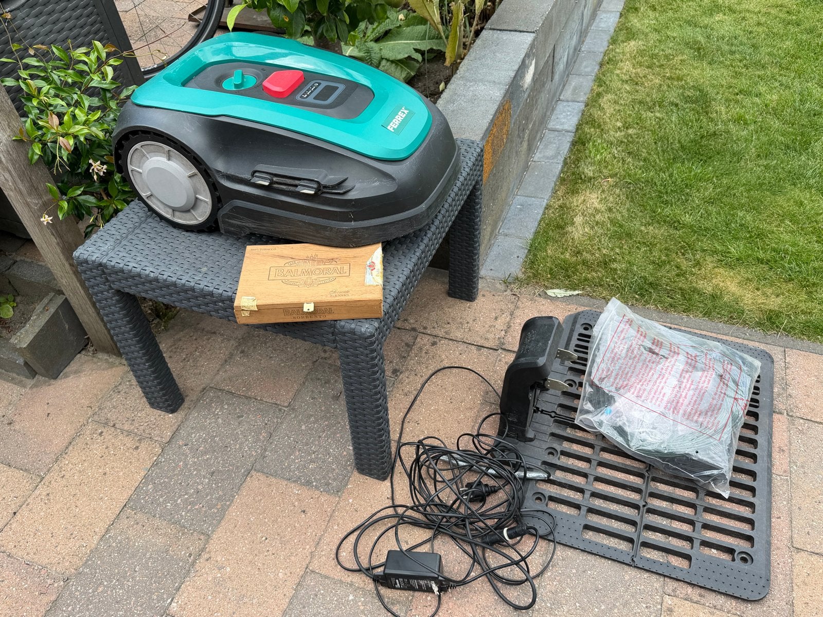 Ferrex Robotmaaier, Cirkelmaaier, Accu-grasmaaier, Ophalen of Verzenden, Zo goed als nieuw
