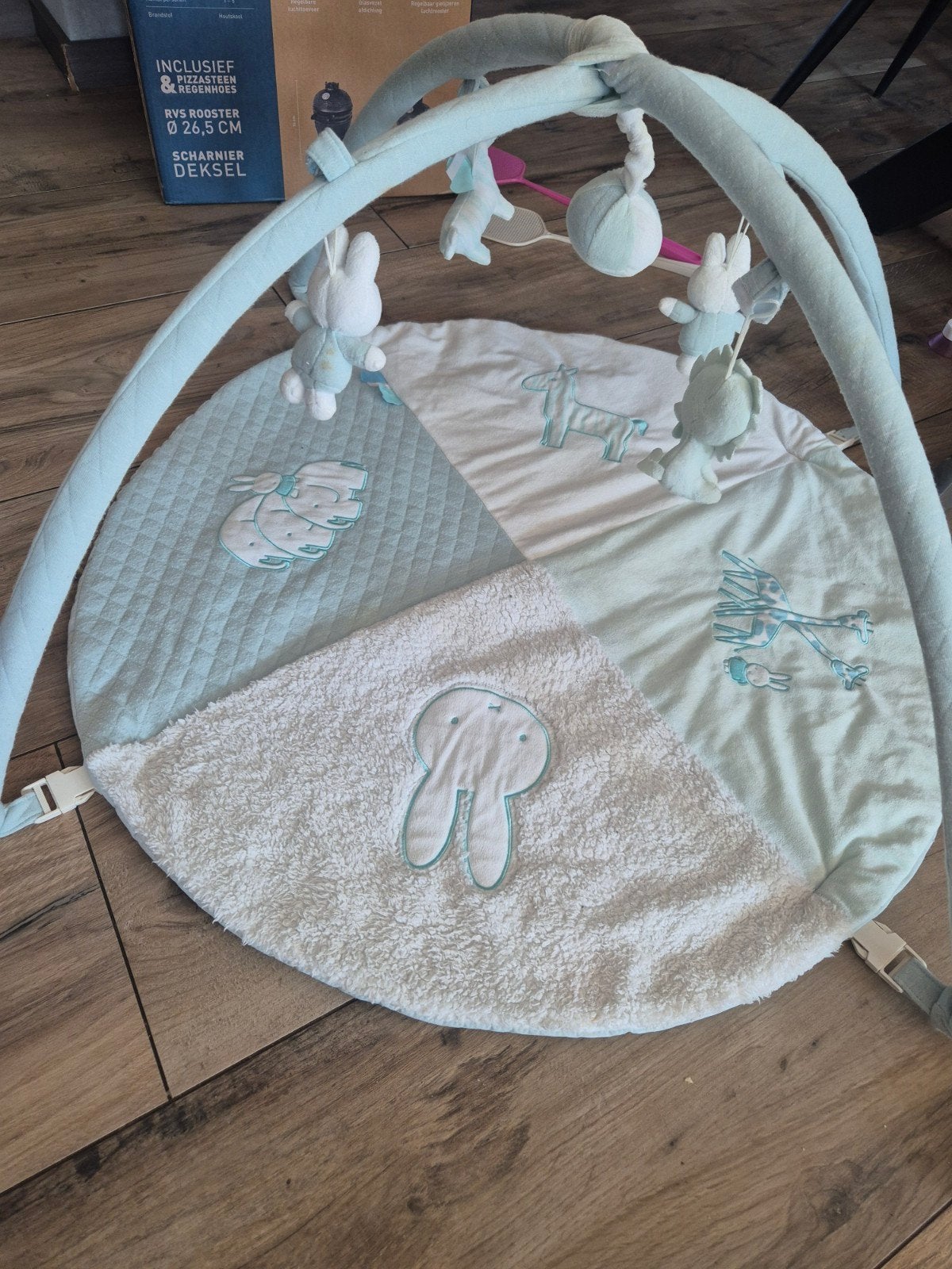 Baby speelkleed nijntje met speelboog en speeltjes, Kinderen en Baby's, Speelgoed | Babyspeelgoed, Ophalen of Verzenden, Zo goed als nieuw
