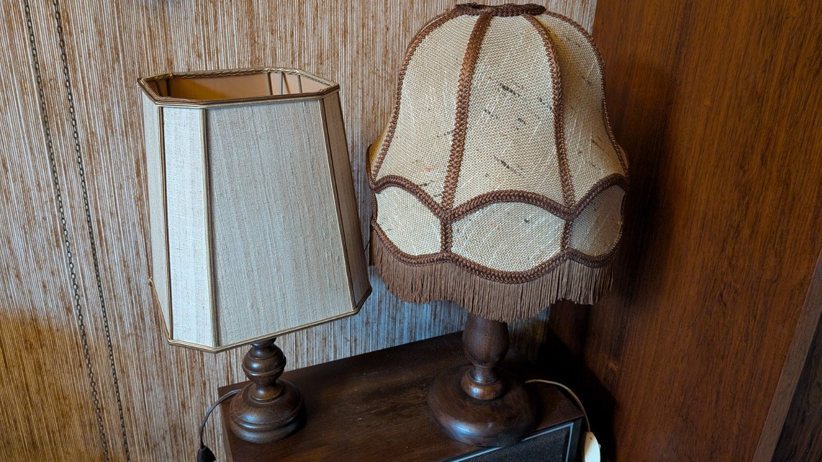 Vintage houten tafellampen met stoffen kappen (set van 2), Ophalen