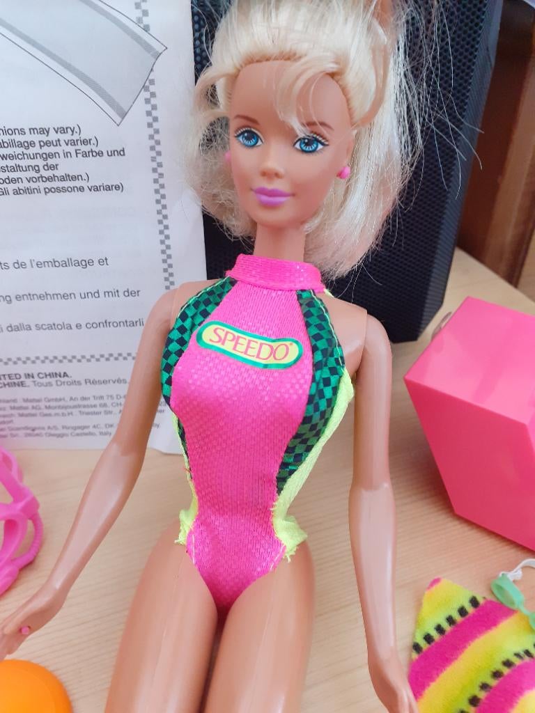 Barbie jaren 90 duikt echt! met accessoires folder boot, Ophalen of Verzenden, Zo goed als nieuw, Pop