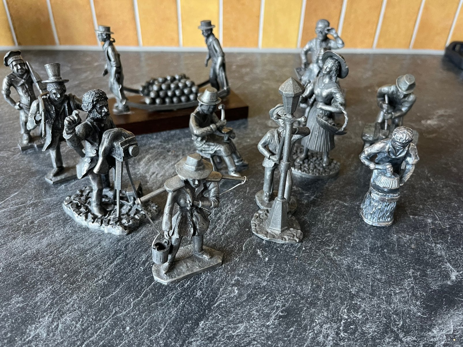 11 tinnen ambachten beeldjes, Antiek en Kunst, Antiek | Tin, Ophalen of Verzenden