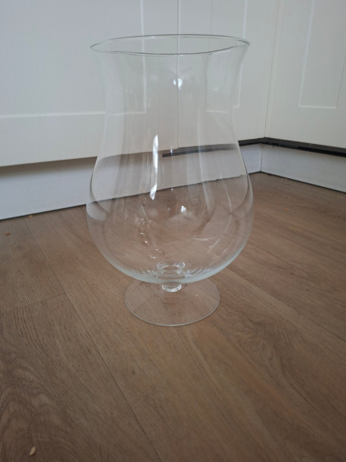 Grote glazen vaas/windlicht op voet, Ophalen