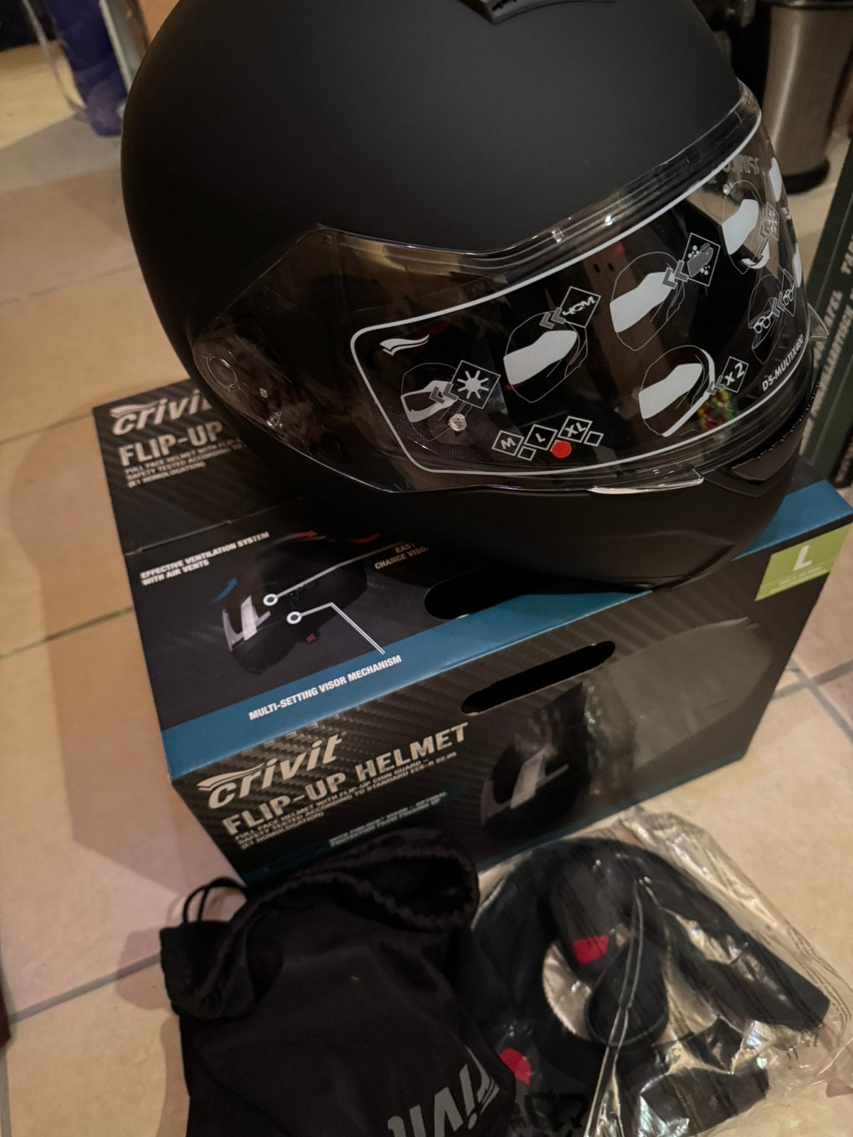 Nieuwe crivit systeem helm maat L, Motoren, Kleding | Motorhelmen, Ophalen of Verzenden, Nieuw met kaartje, Systeemhelm, Overige merken