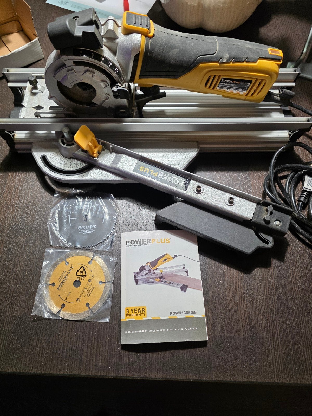 Powerplus  invalzaag, Ophalen, 600 tot 1200 watt, Invalzaag, 30 tot 70 mm