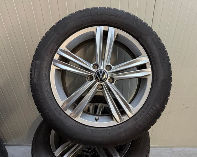 Originele VW tiguan Sebring 18 inch Pirelli Sottozero winter, Ophalen, 18 inch, Gebruikt, Banden en Velgen