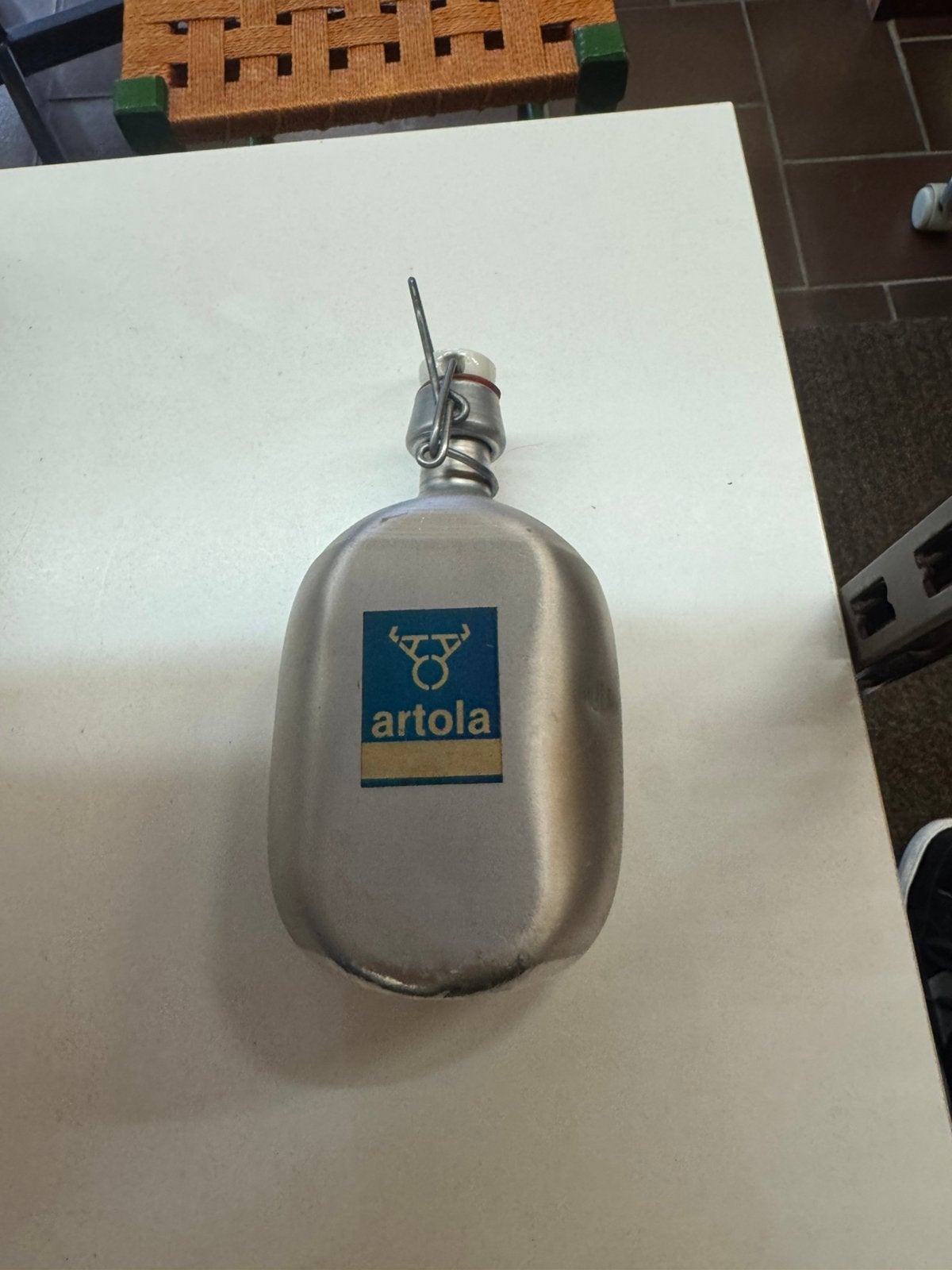 Artola veldfles aluminium met beugeldop (Nr: 2322), Ophalen, Landmacht, Nederland