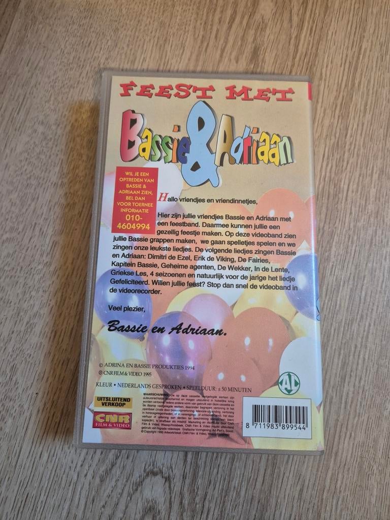 Feest met Bassie en Adriaan VHS videoband, Cd's en Dvd's, VHS | Kinderen en Jeugd, Ophalen of Verzenden