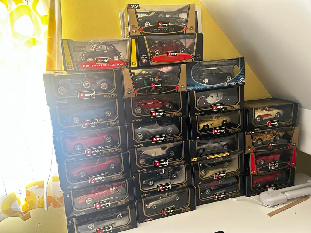 Bburago collectie: 25 modelauto's (Porsche, Ferrari bugatti), Ophalen of Verzenden, Nieuw, Bburago