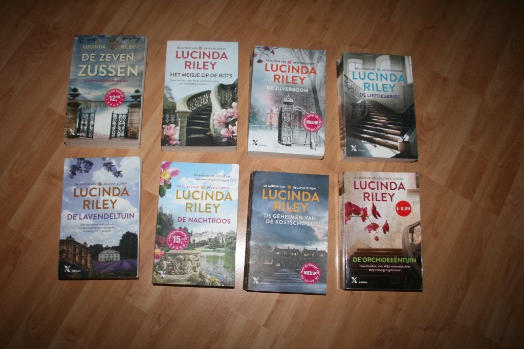 Boeken Lucinda Riley - 5 euro per stuk, Boeken, Ophalen of Verzenden, Gelezen