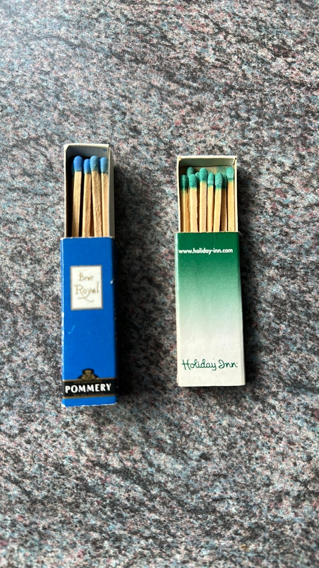 Vintage luciferdoosjes: Champagne Pommery & Holiday Inn, Ophalen of Verzenden, Gebruikt, Luciferdoosjes of -merken