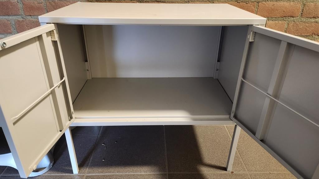 Metalen Ikea kastje Lixhult, Ophalen, Gebruikt