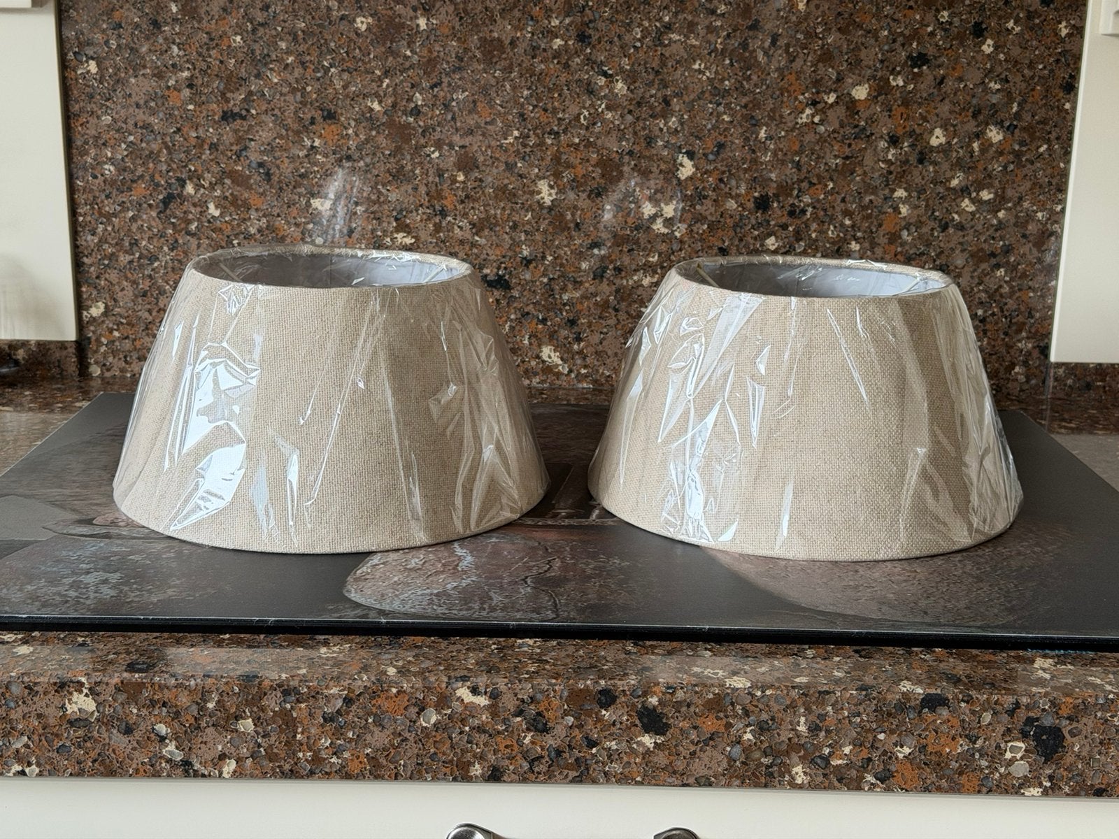 NIEUW! In verpakking 2 x lampenkap lampenkappen, Huis en Inrichting, Lampen | Lampenkappen, Beige, Rond, Nieuw, Ophalen of Verzenden