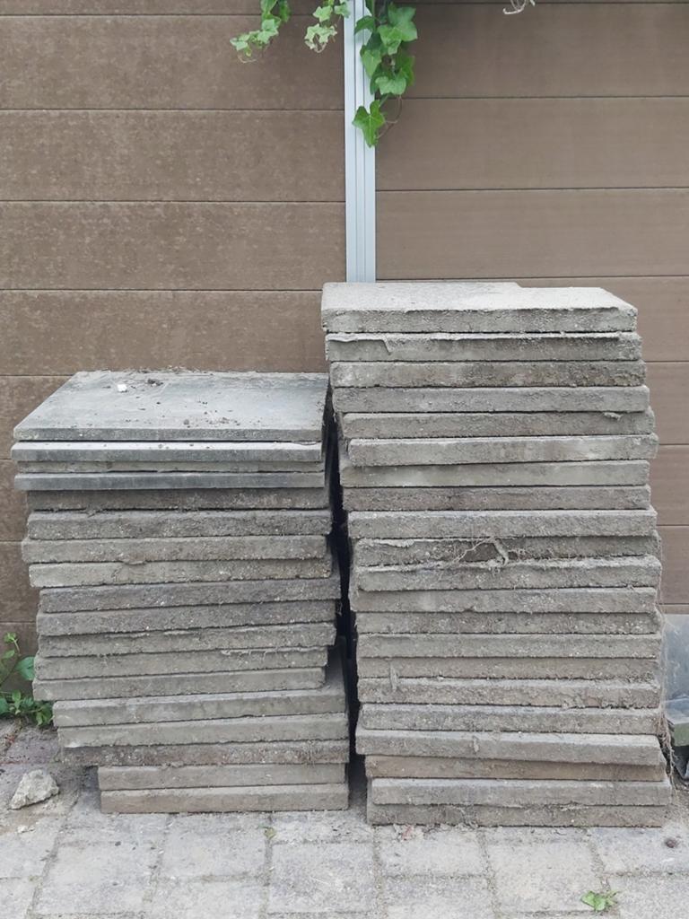 Gratis Beton tegels  van 60 bij 40 cm, 60 cm of meer, 60 cm of meer, Ophalen of Verzenden, Minder dan 5 m²