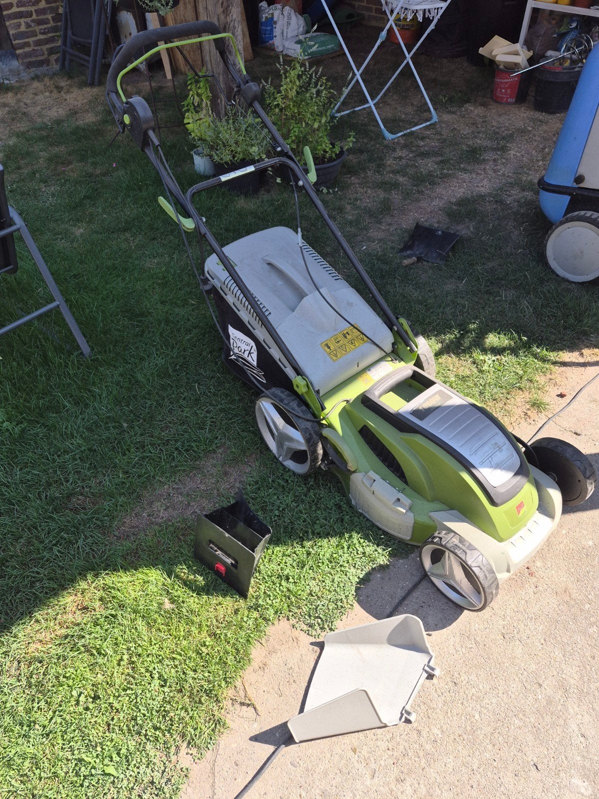 grasmaaier met aangedreven wielen, Ophalen, Gebruikt, 40 t/m 49 cm