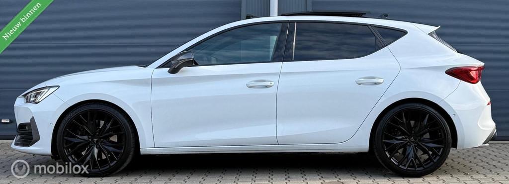 CUPRA Leon 2.0 TSI VZ Black Edition Pano.dak/Beats/Carplay/L, Auto's, Gebruikt, Euro 6, 4 cilinders, Met garantie (alle)