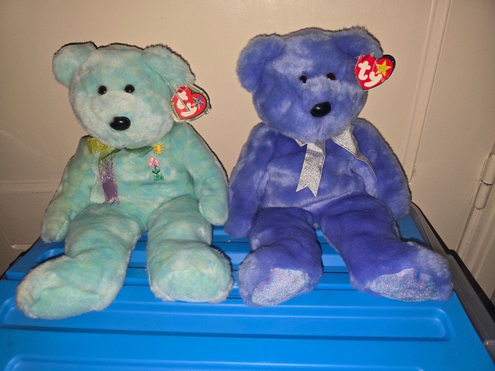 Ty Beanie Babies beren, blauw en paars, met labels, Kinderen en Baby's, Speelgoed | Knuffels en Pluche, Ophalen, Beer, Zo goed als nieuw